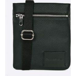 Calvin Klein - Saszetka. Czarne torby męskie skórzane marki Calvin Klein, w paski, ze skóry ekologicznej, casualowe, na ramię, małe. W wyprzedaży za 199,90 zł.