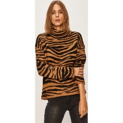 Vero Moda - Sweter. Pomarańczowe swetry damskie Vero Moda, m, bez wzorów, z poliesteru, bez rękawów, bez kaptura. W wyprzedaży za 99,90 zł.