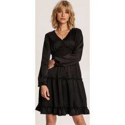 Czarna Sukienka Morinore. Czarne sukienki damskie Renee, s, bez wzorów, bez kołnierzyka, bez rękawów, mini. Za 139,99 zł.