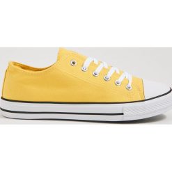 Sznurowane trampki - Żółty. Żółte trampki i tenisówki damskie Sinsay, bez wzorów, na sznurówki. Za 39,99 zł.