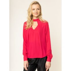 Bluzka Guess Ls Pelagia W01H88 WCM00. Różowe bluzki damskie Guess, s, z aplikacjami, z poliesteru, bez kołnierzyka, bez rękawów. W wyprzedaży za 209,00 zł.