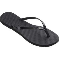 Havaianas - Japonki. Czarne klapki damskie Havaianas, bez wzorów, ze skóry, bez obcasa, na obcasie. W wyprzedaży za 89,90 zł.