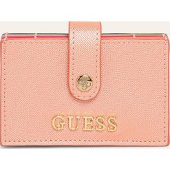 Guess Jeans - Portfel PWBAHI.P0234. Różowe portfele damskie Guess Jeans, z aplikacjami, z jeansu. W wyprzedaży za 97,93 zł.