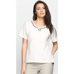 Kremowy T-shirt Swash. Białe bluzki damskie marki Born2be, l. Za 14,99 zł.
