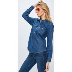 Levi's - Koszula. Niebieskie bluzki damskie Levi's®, s, bez wzorów, z bawełny, klasyczne, z klasycznym kołnierzykiem, z długim rękawem. W wyprzedaży za 219,90 zł.