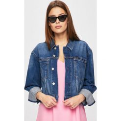 Calvin Klein Jeans - Kurtka jeansowa. Niebieskie kurtki damskie Calvin Klein Jeans, s, bez wzorów, z elastanu, krótkie. W wyprzedaży za 329,90 zł.
