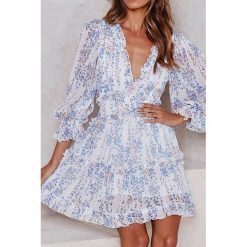 Sukienka ANARIA. Sukienki damskie IVET, na co dzień, na lato, bez wzorów, eleganckie, bez kołnierzyka, bez rękawów. W wyprzedaży za 149,00 zł.