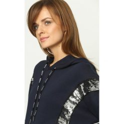 Granatowa Bluza West. Czarne bluzy z kapturem damskie Born2be, uniwersalny. Za 44,99 zł.