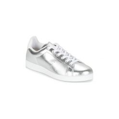 Buty Yurban EXIVILE. Szare trampki i tenisówki damskie Yurban, bez wzorów, bez zapięcia. Za 129,50 zł.