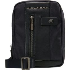 Piquadro Torba na ramię blue. Niebieskie torby na ramię męskie marki Piquadro, na ramię, małe. Za 399,00 zł.
