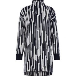 Sukienka dzianinowa Sportmax Code Baltico 73260195. Niebieskie sukienki damskie Sportmax Code, m, bez wzorów, z elastanu, bez kołnierzyka, bez rękawów. W wyprzedaży za 639,00 zł.