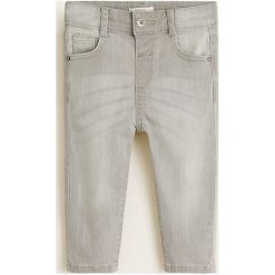 Mango Kids - Jeansy dziecięce 80-104 cm. Szare spodnie chłopięce Mango Kids, z aplikacjami, z elastanu. Za 59,90 zł.