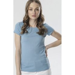 Niebieski T-shirt Chenelin. Niebieskie bluzki damskie Born2be, s, bez wzorów, z dzianiny, z okrągłym kołnierzem, z krótkim rękawem. Za 29,99 zł.