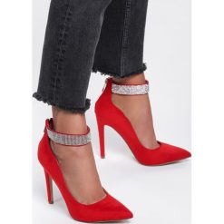 Czerwone Szpilki Mya. Czerwone szpilki Renee, bez wzorów, glamour, ze szpiczastym noskiem, na wysokim obcasie, na obcasie, na zamek. Za 89,99 zł.