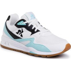 Sneakersy LE COQ SPORTIF - Lcs R800 2010259 Optic White/Aruba Blue. Białe półbuty damskie le coq sportif, bez wzorów, ze skóry ekologicznej, bez obcasa, na płaskiej podeszwie, bez zapięcia. Za 399,00 zł.
