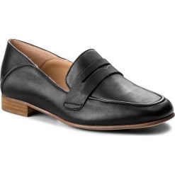 Półbuty CLARKS - Pure Iris 261379504 Black Leather. Czarne półbuty damskie Clarks, na co dzień, bez wzorów, ze skóry, bez obcasa, na obcasie, bez zapięcia. W wyprzedaży za 319,00 zł.