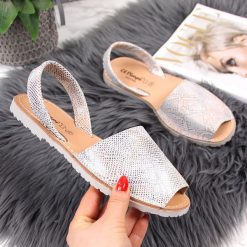 Sandały damskie skórzane wężowe El Pimpi. Sandały damskie El Pimpi, bez wzorów, ze skóry, eleganckie, bez obcasa, bez zapięcia. Za 129,99 zł.
