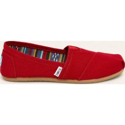 Toms - Espadryle Classic. Czerwone espadryle damskie Toms, bez wzorów, ze skóry, bez obcasa, na obcasie. W wyprzedaży za 179,90 zł.