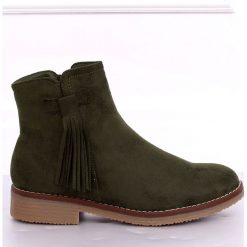 Botki sztyblety z frędzlami zielone 8B907 Green. Zielone botki damskie ButyModne, z zamszu, bez obcasa, na obcasie, bez zapięcia. W wyprzedaży za 129,00 zł.