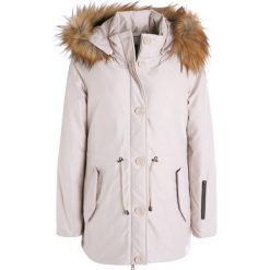 Oakwood Parka white. Białe parki damskie marki Oakwood, xl, z materiału. W wyprzedaży za 587,60 zł.