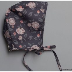 Czapeczka bonnetka piwonie. Szare czapeczki niemowlęce Pakamera, z bawełny. Za 79,00 zł.