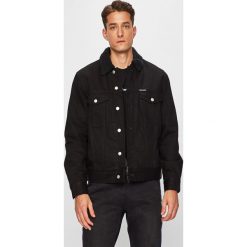 Calvin Klein Jeans - Kurtka jeansowa. Czarne płaszcze męskie Calvin Klein Jeans, s, bez wzorów, z bawełny, krótkie, bez kaptura. W wyprzedaży za 399,90 zł.