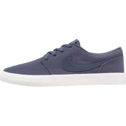 Nike SB PORTMORE II SS CNVS Tenisówki i Trampki thunder blue/noise aqua/summit white. Niebieskie trampki męskie marki Nike SB, z tworzywa sztucznego. W wyprzedaży za 201,75 zł.