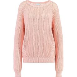 Swetry klasyczne damskie: Modström FLETCHER O NECK Sweter frosty rose