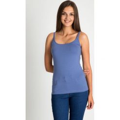 Niebieski top podkoszulka QUIOSQUE. Niebieskie topy damskie marki QUIOSQUE, xl, w jednolite wzory, z bawełny, z klasycznym kołnierzykiem. W wyprzedaży za 29,99 zł.