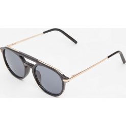 Okrągłe okulary przeciwsłoneczne z podwójnym mostkiem. Szare okulary przeciwsłoneczne męskie Pull&Bear, okrągłe. Za 59,90 zł.