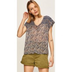 Pepe Jeans - Bluzka Suki. Bluzki damskie Pepe Jeans, s, w kwiaty, z poliesteru, casualowe, bez kołnierzyka, z krótkim rękawem. W wyprzedaży za 199,90 zł.
