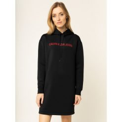 Sukienka dzianinowa Calvin Klein Jeans J20J213002. Czarne sukienki damskie Calvin Klein Jeans, xs, bez wzorów, z elastanu, bez kołnierzyka, bez rękawów. W wyprzedaży za 449,00 zł.