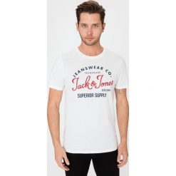 Jack & Jones Koszulka Biały. Białe podkoszulki męskie Jack & Jones, s, z nadrukiem, z bawełny, z krótkim rękawem. Za 57,95 zł.