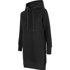 Bluza damska z rozcięciami po bokach BLD702 - głęboka czerń. Czarne bluzy damskie 4f, bez wzorów, z dzianiny, bez rękawów, z kapturem. Za 169,99 zł.
