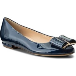 Baleriny HÖGL - 5-101085 Navy 3100. Niebieskie baleriny damskie marki HÖGL, ze skóry, klasyczne. W wyprzedaży za 329,00 zł.