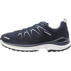 Lowa INNOX EVO GTX Obuwie hikingowe navy/weiß. Niebieskie buty trekkingowe męskie marki Lowa, z gumy, outdoorowe. W wyprzedaży za 503,20 zł.