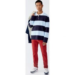 Koszulka polo w stylu rugby z długim rękawem. Niebieskie swetry męskie Pull&Bear, m, bez wzorów, z długim rękawem. Za 109,00 zł.