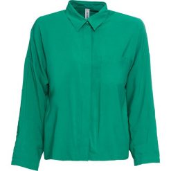 Bluzka "boxy" bonprix zielony miętowy. Zielone koszulki damskie marki bonprix, bez wzorów, bez kołnierzyka. Za 59,99 zł.