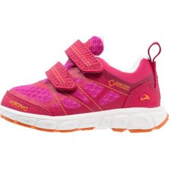 Viking VEME GTX Obuwie hikingowe fuchsia/orange. Czerwone buty sportowe chłopięce marki Viking, z materiału, outdoorowe. Za 359,00 zł.