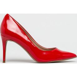 Steve Madden - Szpilki Lillie. Czerwone szpilki Steve Madden, bez wzorów, ze skóry, bez obcasa, na obcasie, bez zapięcia. W wyprzedaży za 219,90 zł.