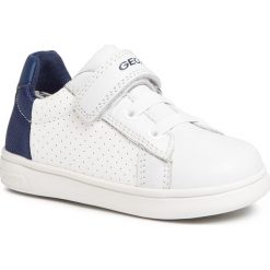 Sneakersy GEOX - B Djrock B. B B022CB 05485 C0899 S White/Navy. Białe trampki chłopięce Geox, bez wzorów, ze skóry ekologicznej, na rzepy. W wyprzedaży za 209,00 zł.