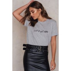 T-shirty damskie: Vanessa Moe x NA-KD T-shirt Let’s Get NA-KD – Grey