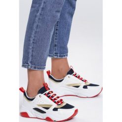 Biało-Czerwone Sneakersy Stick It To. Czerwone sneakersy damskie Renee. Za 99,99 zł.