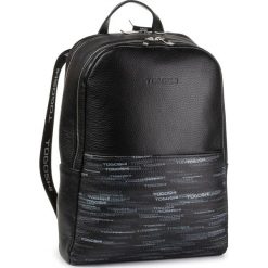 Plecak TOGOSHI - TG-17-03-000148 101. Czarne torby męskie skórzane Togoshi, bez wzorów, ze skóry, sportowe. W wyprzedaży za 319,00 zł.