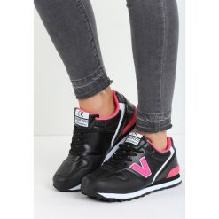 Czarne Buty Sportowe Viana. Czarne buty sportowe damskie marki Born2be, z aplikacjami, sportowe. Za 69,99 zł.