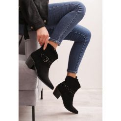 Czarne Kowbojki Riverstone. Czarne botki damskie Born2be, ze szpiczastym noskiem, za kostkę, na niskim obcasie, na obcasie, z paskami. Za 129,99 zł.