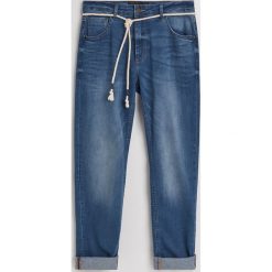 Jeansy slim fit z bawełną organiczną - Niebieski. Niebieskie jeansy męskie relaxed fit Reserved. Za 129,99 zł.