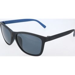 Męskie okulary przeciwsłoneczne w kolorze czarno-niebieskim. Niebieskie okulary przeciwsłoneczne męskie marki Polaroid, z tworzywa sztucznego. W wyprzedaży za 94,95 zł.