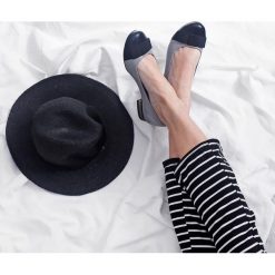 Balerinki z kokardką - skóra naturalna - model 007 - kolor szary błyszczący. Szare baleriny damskie Zapato, bez wzorów, ze skóry, eleganckie, na niskim obcasie, na obcasie. W wyprzedaży za 224,25 zł.