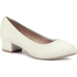 Półbuty CAPRICE - 9-22300-24 Offwhite Perl. 144. Brązowe półbuty damskie Caprice, na co dzień, bez wzorów, ze skóry, bez obcasa, na płaskiej podeszwie, bez zapięcia. W wyprzedaży za 189,00 zł.